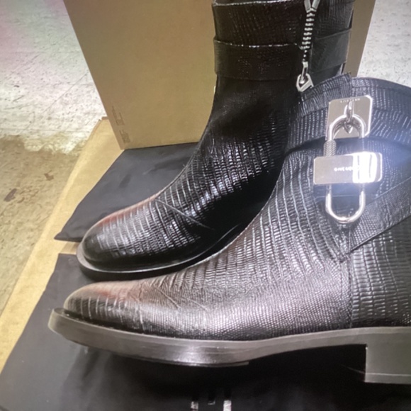 Givenchy lock ankle boot - Picture 7 of 8